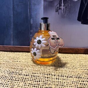 Honey Glow Hand Soap by Bath & Body Works - Amber